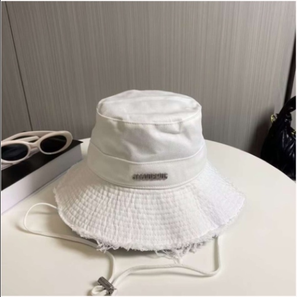 Jacquemus Bucket Hat White